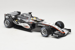 McLaren MP4-20 Mercedes #10 J.P. Montoya F1 2005 Minichamps 1:18 B66962338 Metal — zdjęcie 4 z 6