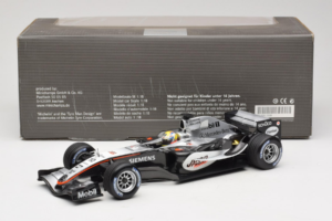 McLaren MP4-20 Mercedes #10 J.P. Montoya F1 2005 Minichamps 1:18 B66962338 Metal — zdjęcie 6 z 6