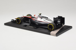 McLaren MP4-30 Honda #22 J. Button McLaren Honda F1 Team Australian Grand Prix 2015 Minichamps 1:18 537151822 Metal — zdjęcie 5 z 7