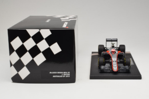 McLaren MP4-30 Honda #22 J. Button McLaren Honda F1 Team Australian Grand Prix 2015 Minichamps 1:18 537151822 Metal — zdjęcie 6 z 7
