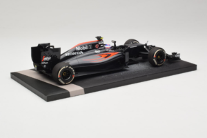 McLaren MP4-31 Honda #22 J. Button McLaren Honda F1 Team Chinese Grand Prix 2016 Minichamps 1:18 537161822 Metal — zdjęcie 3 z 7