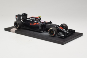 McLaren MP4-31 Honda #22 J. Button McLaren Honda F1 Team Chinese Grand Prix 2016 Minichamps 1:18 537161822 Metal — zdjęcie 4 z 7