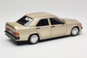 Mercedes 190E W201 2.3-16 Smoke Silver Metallic Norev 1:18 183831 Metal — zdjęcie 3 z 8