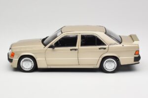 Mercedes 190E W201 2.3-16 Smoke Silver Metallic Norev 1:18 183831 Metal — zdjęcie 4 z 8