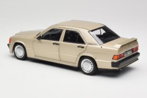 Mercedes 190E W201 2.3-16 Smoke Silver Metallic Norev 1:18 183831 Metal — zdjęcie 7 z 8