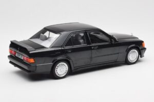 Mercedes 190E 2.3-16 W201 Czarny Edycja Dealerska Norev 1:18 B66040663 Metal — zdjęcie 3 z 8
