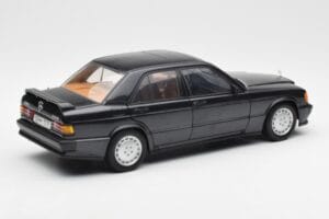 Mercedes 190E 2.3-16 W201 Niebiesko-Czarny Metallic AUTOart 1:18 76122 Metal — zdjęcie 3 z 8