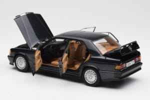 Mercedes 190E 2.3-16 W201 Niebiesko-Czarny Metallic AUTOart 1:18 76122 Metal — zdjęcie 5 z 8