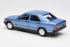 Mercedes 190E W201 Diamond Niebieski Edycja Dealerska Norev 1:18 B66040661 Metal — zdjęcie 7 z 8
