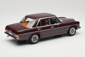 Mercedes 200 W115 Ciemny Czerwonobrązowy Norev 1:18 183778 Metal — zdjęcie 3 z 8