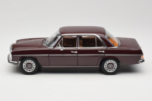 Mercedes 200 W115 Ciemny Czerwonobrązowy Norev 1:18 183778 Metal — zdjęcie 4 z 8