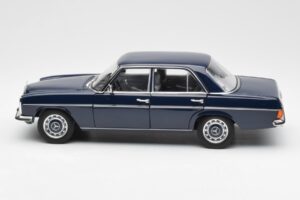 Mercedes 200 W114 Midnight Niebieski Edycja Dealerska Norev 1:18 B66040694 Metal — zdjęcie 4 z 8