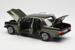 Mercedes 200 W123 Cypress Zielony Metaliczny Edycja Dealerska Norev 1:18 B66040654 Metal — zdjęcie 5 z 8