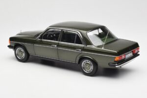 Mercedes 200 W123 Cypress Zielony Metaliczny Edycja Dealerska Norev 1:18 B66040654 Metal — zdjęcie 7 z 8