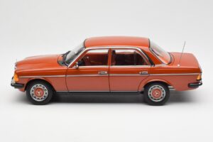 Mercedes 200 W123 English Czerwony Edycja Dealerska Norev 1:18 B66040653 Metal — zdjęcie 4 z 8