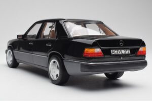 Mercedes 230E W124 AMG Wheels Czarny Edycja Limitowana Norev 1:18 183950 Metal — zdjęcie 10 z 12