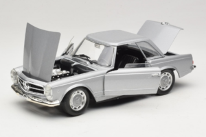 Mercedes 280 SL W113 Berlina Srebrny Techno Giodi 1:18 F14051030 Metal — zdjęcie 2 z 8