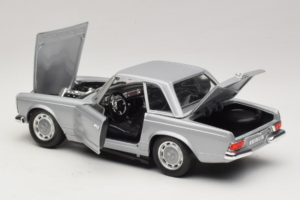 Mercedes 280 SL W113 Berlina Srebrny Techno Giodi 1:18 F14051030 Metal — zdjęcie 5 z 8