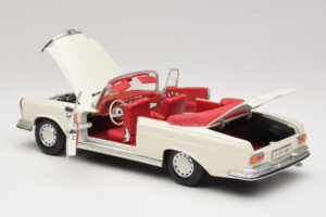 Mercedes 280 SE W108 Biały Maisto 1:18 52111 Metal — zdjęcie 5 z 8