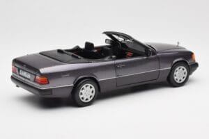 Mercedes 300 CE-24 W124 Kabriolet Fioletowy Metallic Norev 1:18 183567 Metal — zdjęcie 4 z 10