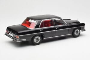 Mercedes 300 SEL 6.3 W109 Czarny AUTOart 1:18 76140 Metal — zdjęcie 3 z 8