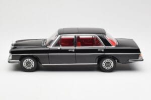 Mercedes 300 SEL 6.3 W109 Czarny AUTOart 1:18 76140 Metal — zdjęcie 4 z 8