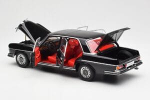 Mercedes 300 SEL 6.3 W109 Czarny AUTOart 1:18 76140 Metal — zdjęcie 5 z 8