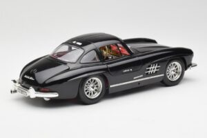 Mercedes 300 SL W198 Czarny Bburago 1:18 35791 Metal — zdjęcie 3 z 8