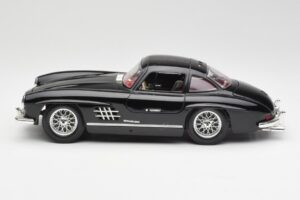 Mercedes 300 SL W198 Czarny Bburago 1:18 35791 Metal — zdjęcie 4 z 8