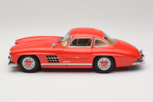Mercedes 300 SL Gullwing Czerwony Minichamps 1:18 180039001 Metal — zdjęcie 4 z 8