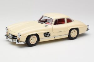 Mercedes 300 SL W198 Kremowy Z Czerwonym Wnętrzem Minichamps 1:18 180039002 Metal