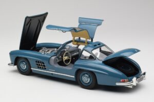 Mercedes 300 SL W198 Jasny Niebieski Minichamps 1:18 180039007 Metal — zdjęcie 5 z 8