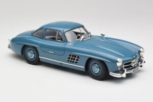 Mercedes 300 SL W198 Jasny Niebieski Minichamps 1:18 180039007 Metal — zdjęcie 6 z 8