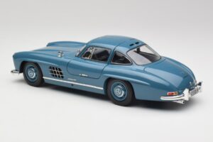 Mercedes 300 SL W198 Jasny Niebieski Minichamps 1:18 180039007 Metal — zdjęcie 7 z 8