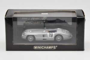 Mercedes 300 SLR #19 J.M. Fangio / S. Moss 24 Hours of Le Mans 1955 Minichamps 1:43 B66040253 Metal — zdjęcie 4 z 4