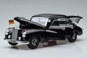 Mercedes 300 W186 Konrad Adenauer Norev 1:18 183707 Metal — zdjęcie 2 z 9