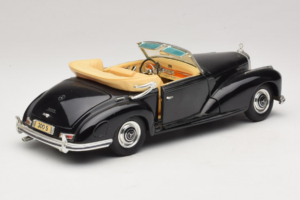 Mercedes 300S Czarny Maisto 1:18 52116-P1 Metal — zdjęcie 3 z 8