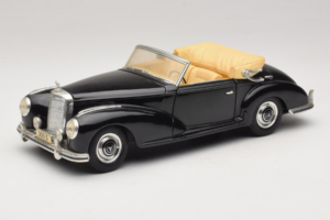 Mercedes 300S Czarny Maisto 1:18 52116-P1 Metal