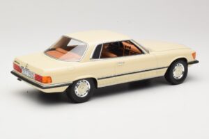 Mercedes 350 SLC C107 Biały Cult Models 1:18 CML049-1 Metal — zdjęcie 2 z 6