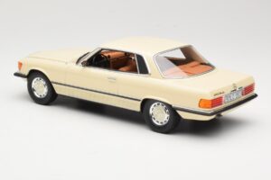 Mercedes 350 SLC C107 Biały Cult Models 1:18 CML049-1 Metal — zdjęcie 5 z 6