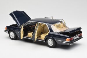 Mercedes 450 SEL 6.9 W116 Ciemnoniebieski Revell 1:18 8956 Metal — zdjęcie 5 z 8