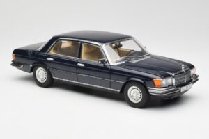 Mercedes 450 SEL 6.9 W116 Ciemnoniebieski Revell 1:18 8956 Metal — zdjęcie 6 z 8