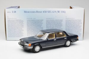 Mercedes 450 SEL 6.9 W116 Ciemnoniebieski Revell 1:18 8956 Metal — zdjęcie 8 z 8