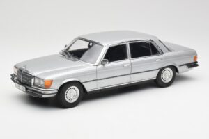 Mercedes 450 SEL 6.9 W116 Srebrny Revell 1:18 8955 Metal