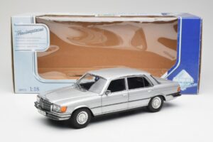 Mercedes 450 SEL 6.9 W116 Srebrny Revell 1:18 8955 Metal — zdjęcie 8 z 8