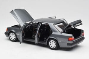Mercedes 500 E W124 Pearl Szary Norev 1:18 183946 Metal — zdjęcie 5 z 8