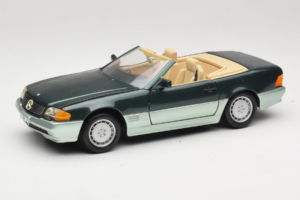 Mercedes 500 SL R129 Srebrno Zielony Revell 1:18 8802 Metal