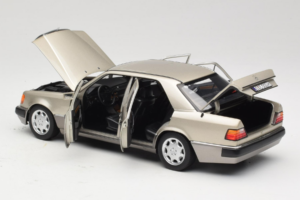 Mercedes 500E W124 Smoke Silver Edycja Dealerska Norev 1:18 B66040724 Metal — zdjęcie 5 z 8