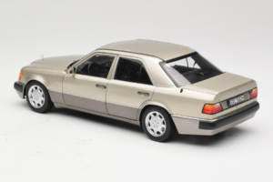 Mercedes 500E W124 Smoke Silver Edycja Dealerska Norev 1:18 B66040724 Metal — zdjęcie 7 z 8