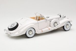 Mercedes 500K Special Roadster Biały Premiere Edition Maisto 1:18 536055 Metal — zdjęcie 3 z 8